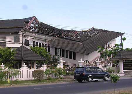 Government building collapse in yogyakarta earthquake